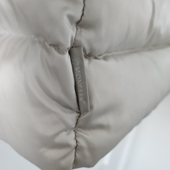 Moncler down jacket - Picture 8 of 12